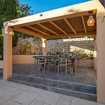 Avanoa - Manzanera Villa Calp